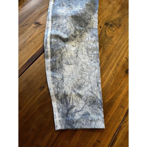 Lululemon Ebb To Train Tight Luna Blue Black White Wash Cropped Leggings Size 4 - Picture 2 of 11